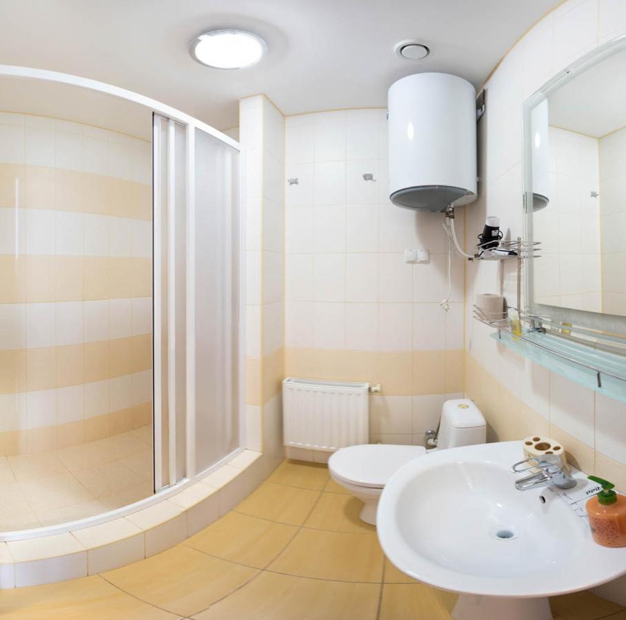 Studio In The City Center - Kravtsova Lane 13B-6 Kharkov Luaran gambar